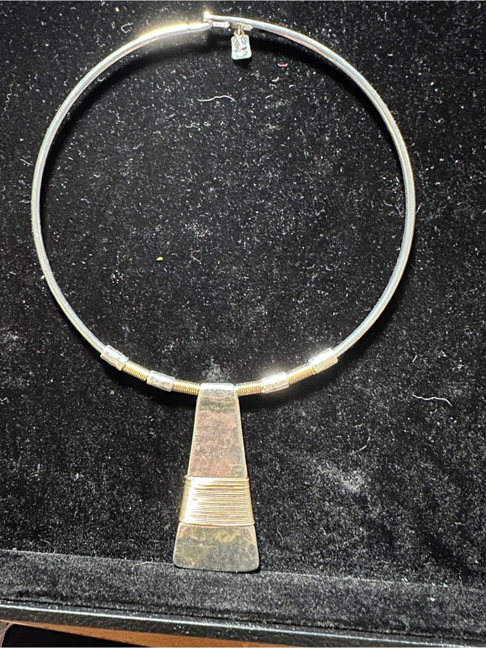 RLM Robert Lee Morris silvertone collar with goldtone accents